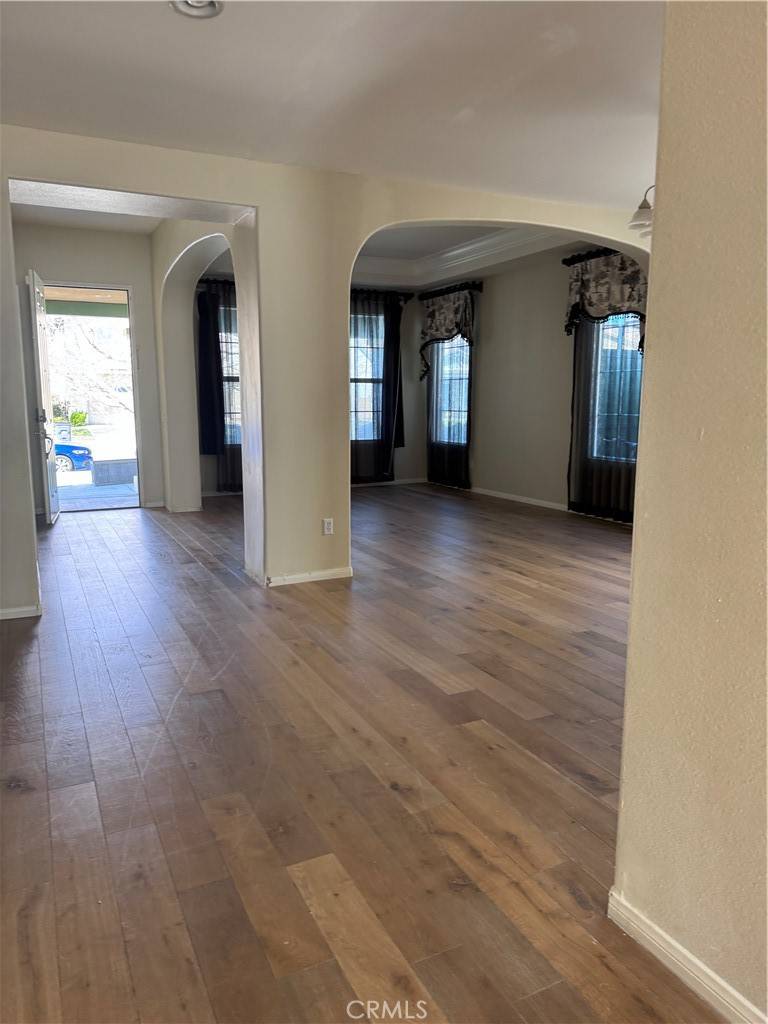 Lancaster, CA 93536,44130 Catsue