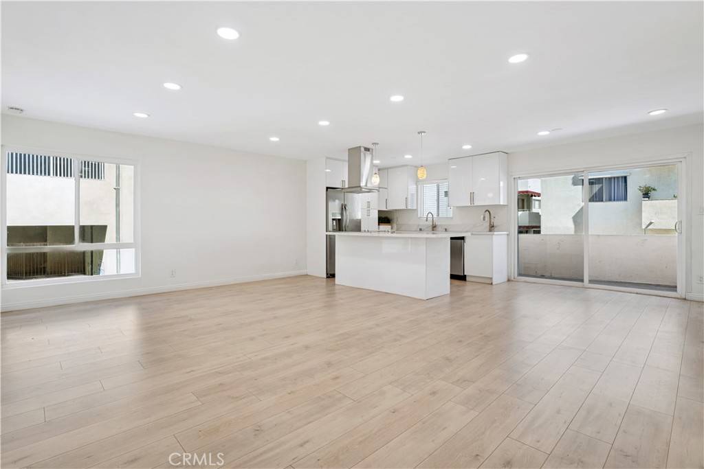 Encino, CA 91316,5330 Zelzah AVE #7