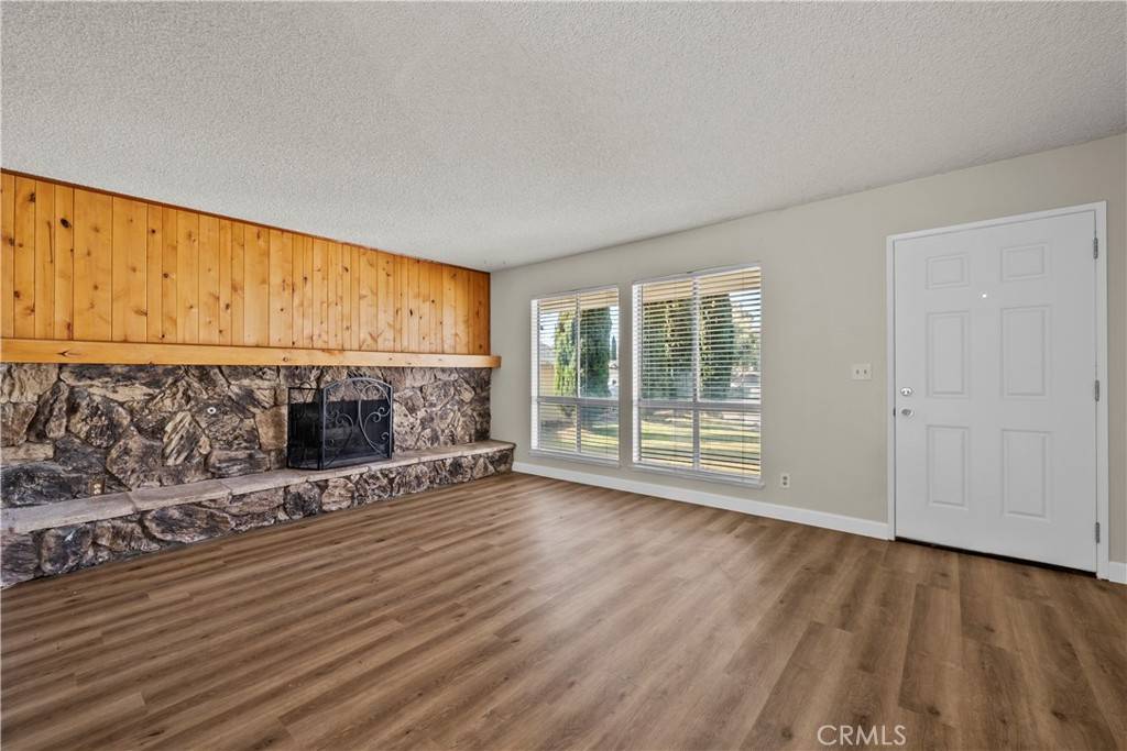 Canyon Country, CA 91387,30008 Abelia