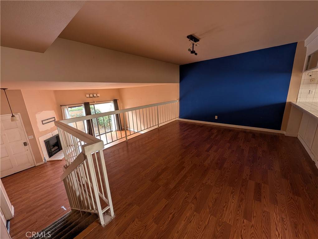 Tarzana, CA 91356,18403 Collins