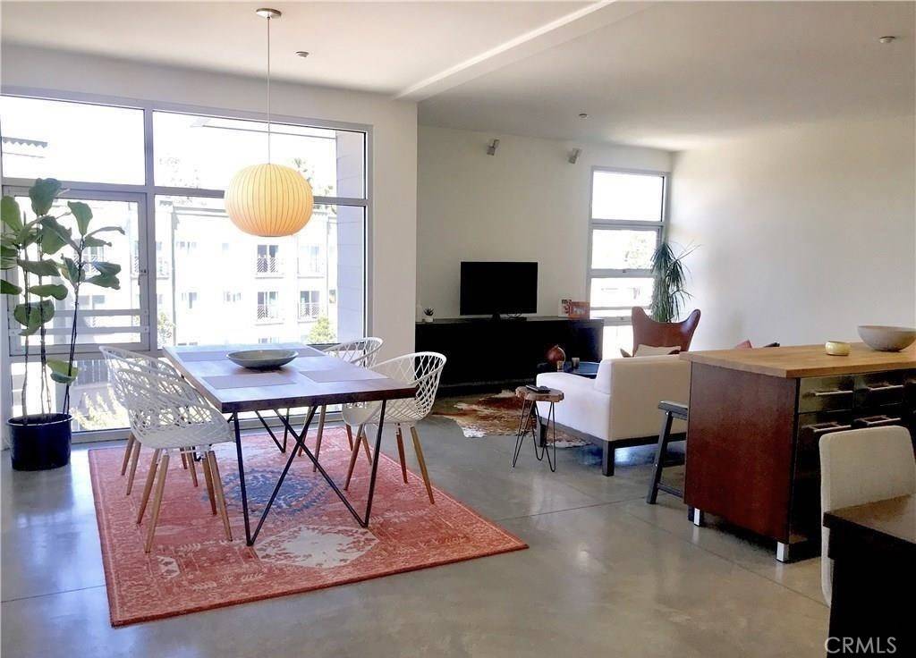 Los Angeles, CA 90029,4111 W Sunset #540