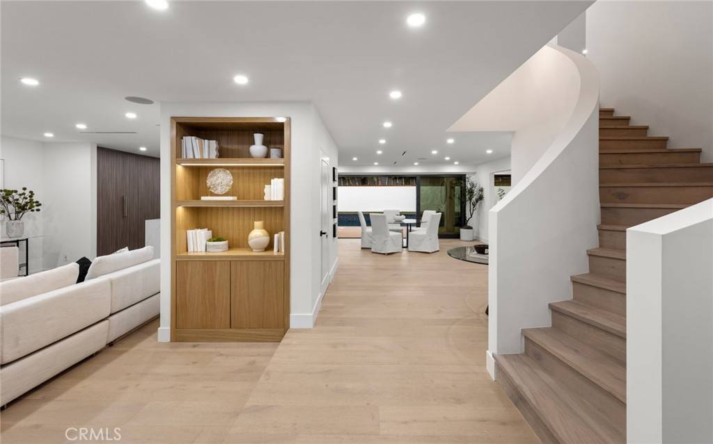 Calabasas, CA 91301,5325 Cangas