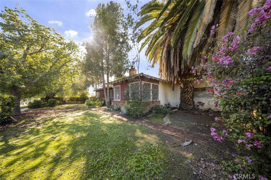 Reseda, CA 91335,7719 Yolanda AVE