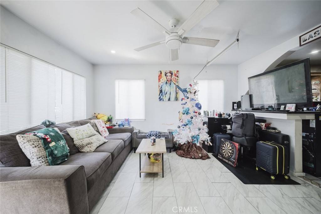 San Fernando, CA 91340,907 5th ST