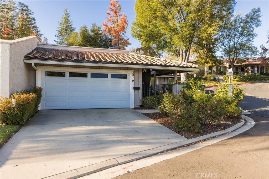 Westlake Village, CA 91361,2819 Lakeridge LN