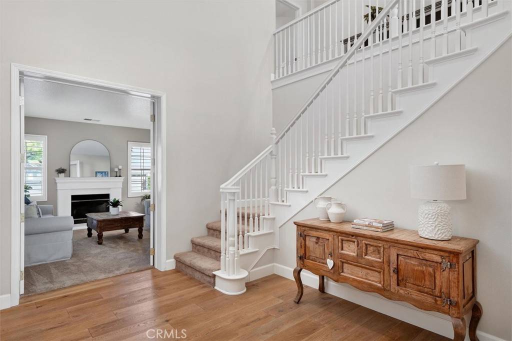 Saugus, CA 91390,29231 Black Pine WAY