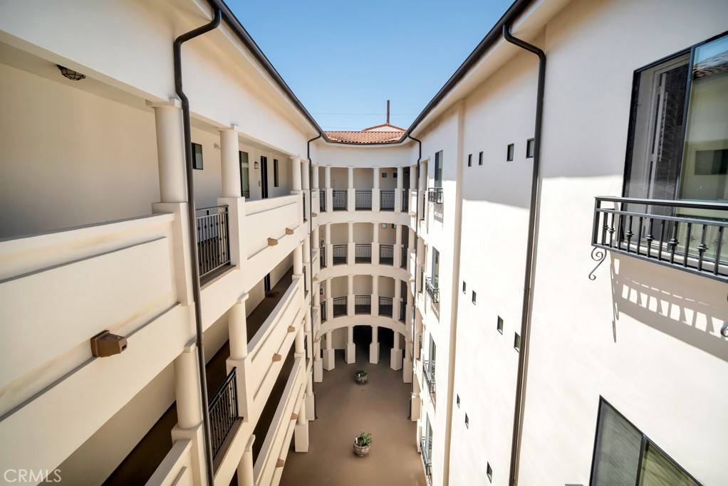 Sherman Oaks, CA 91403,4724 Kester #410