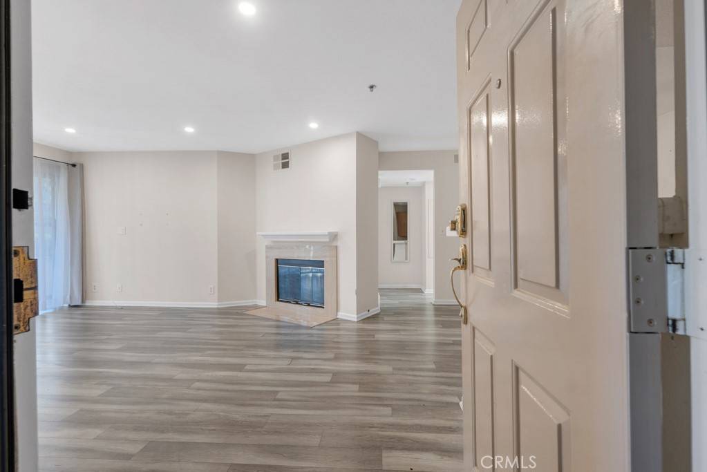 Oak Park, CA 91377,5744 Oak Bend LN #203