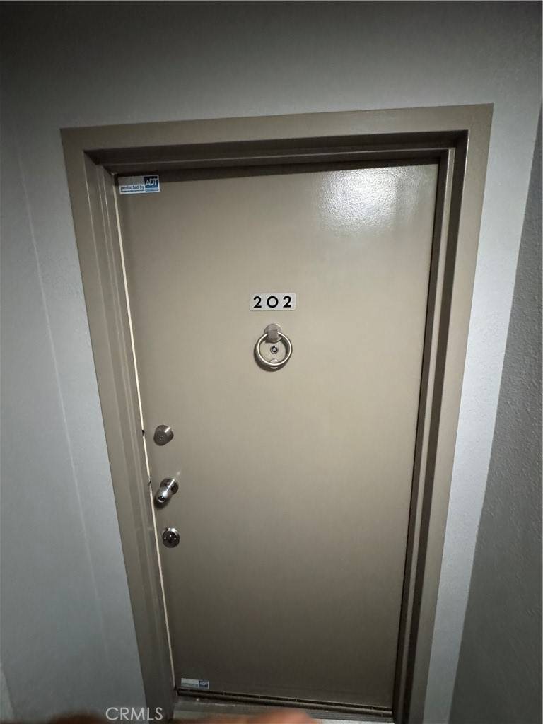 West Hollywood, CA 90069,8535 W West Knoll #202