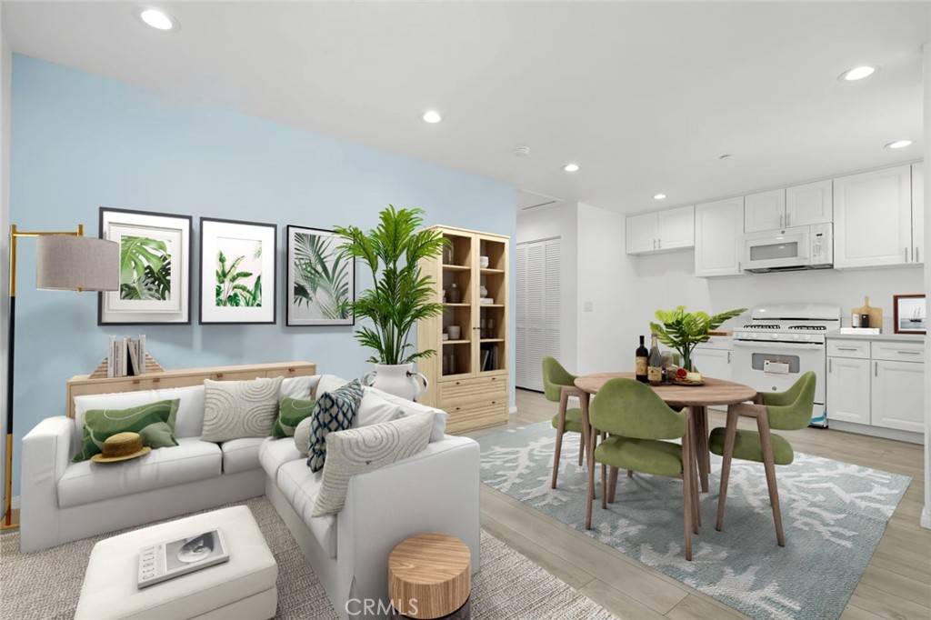 Sherman Oaks, CA 91423,14251 -2 Magnolia