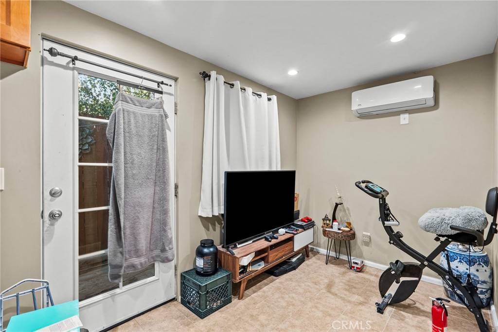 Sylmar, CA 91342,13191 13189 Herron ST