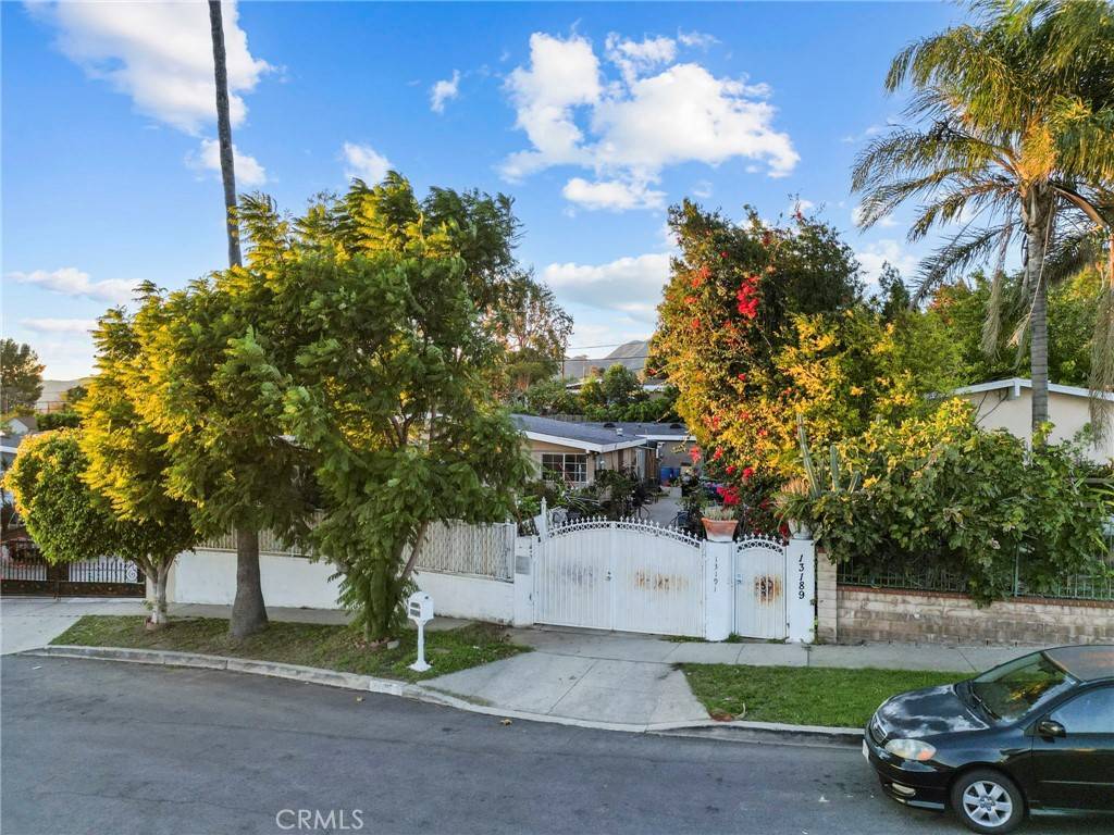 Sylmar, CA 91342,13191 13189 Herron ST