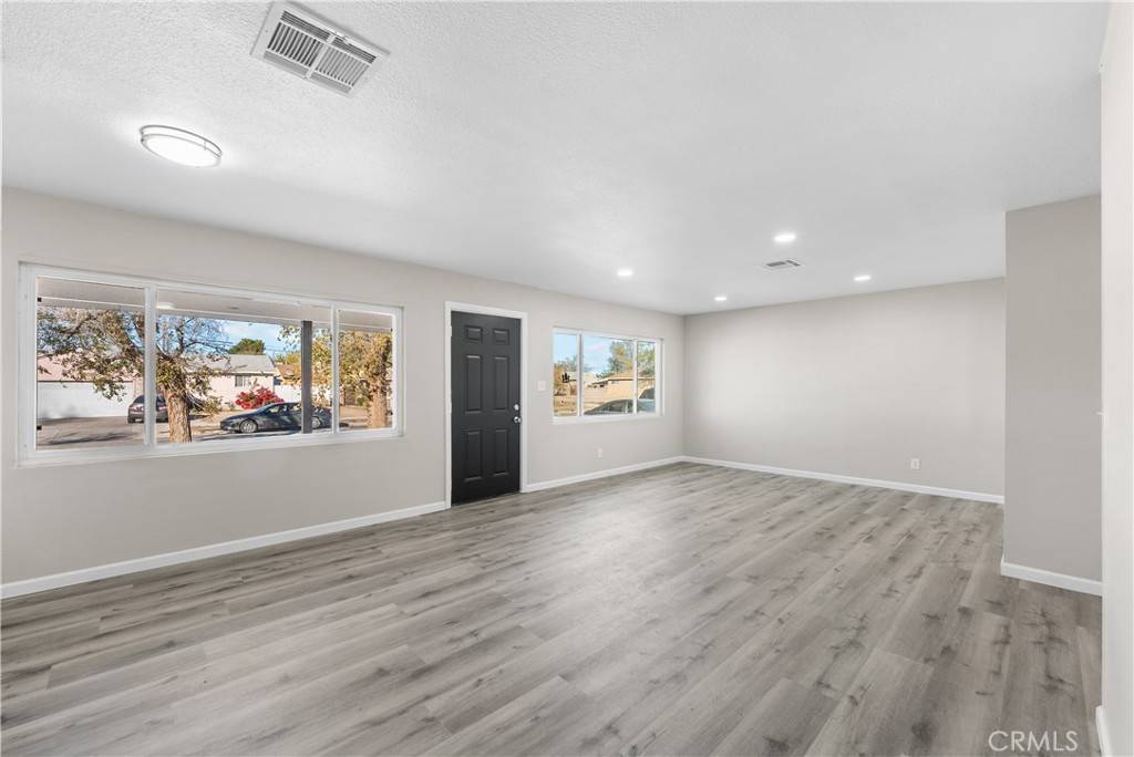 Lancaster, CA 93534,638 W Avenue H