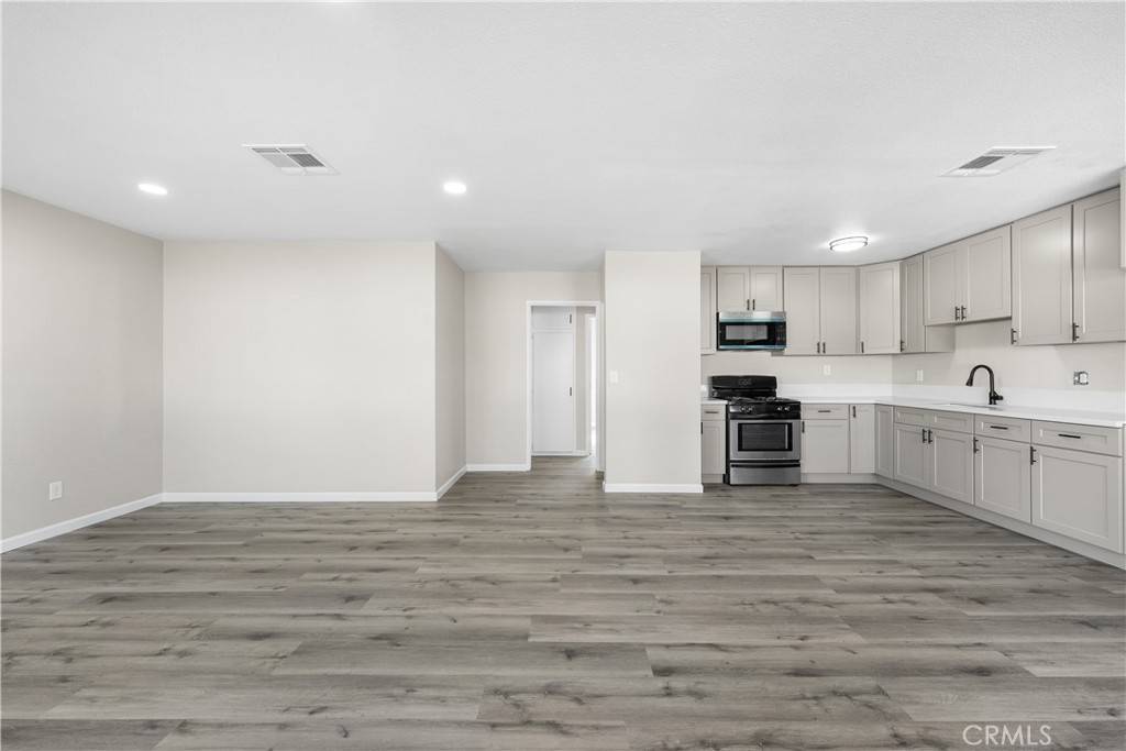 Lancaster, CA 93534,638 W Avenue H