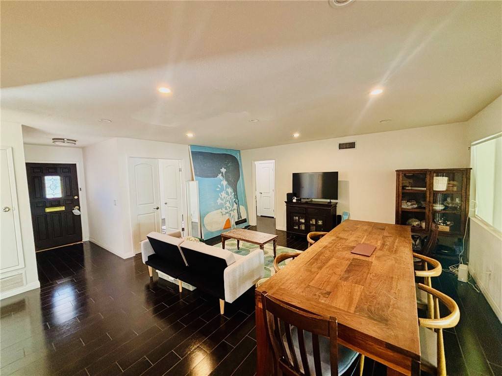 Woodland Hills, CA 91367,23813 Calvert