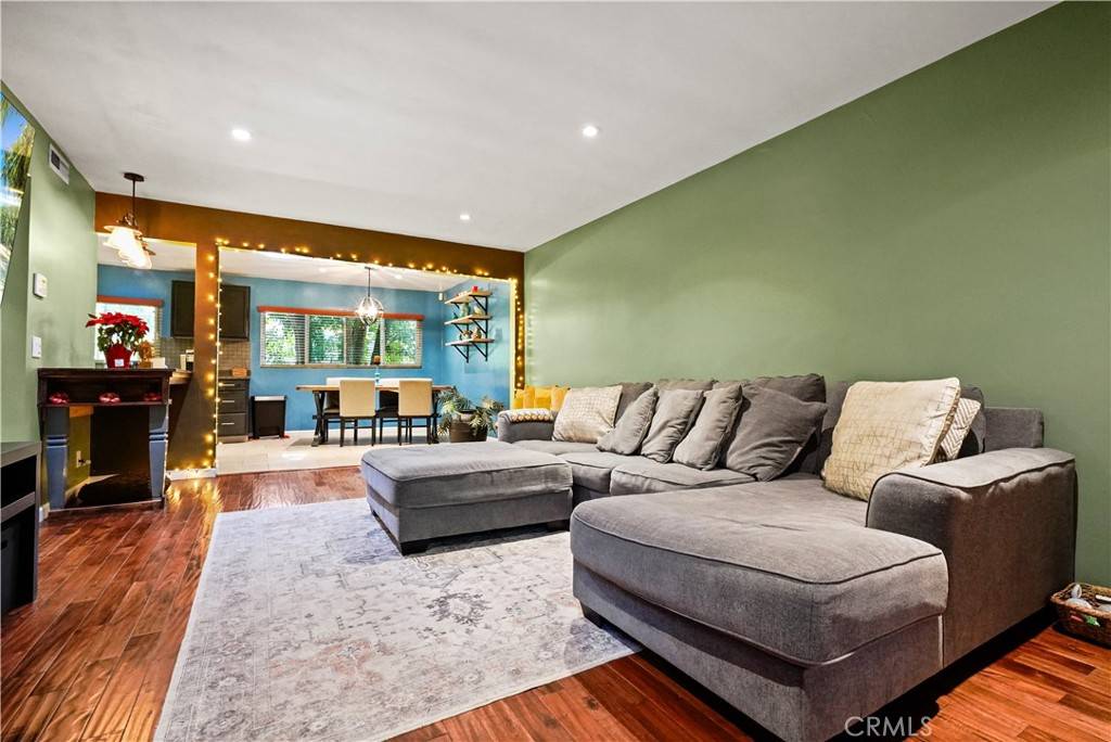 Sherman Oaks, CA 91403,15457 Moorpark ST #1