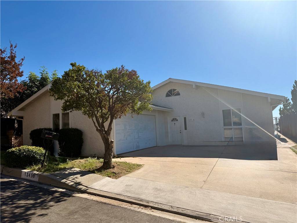 Sylmar, CA 91342,13450 LOCHRIN LN