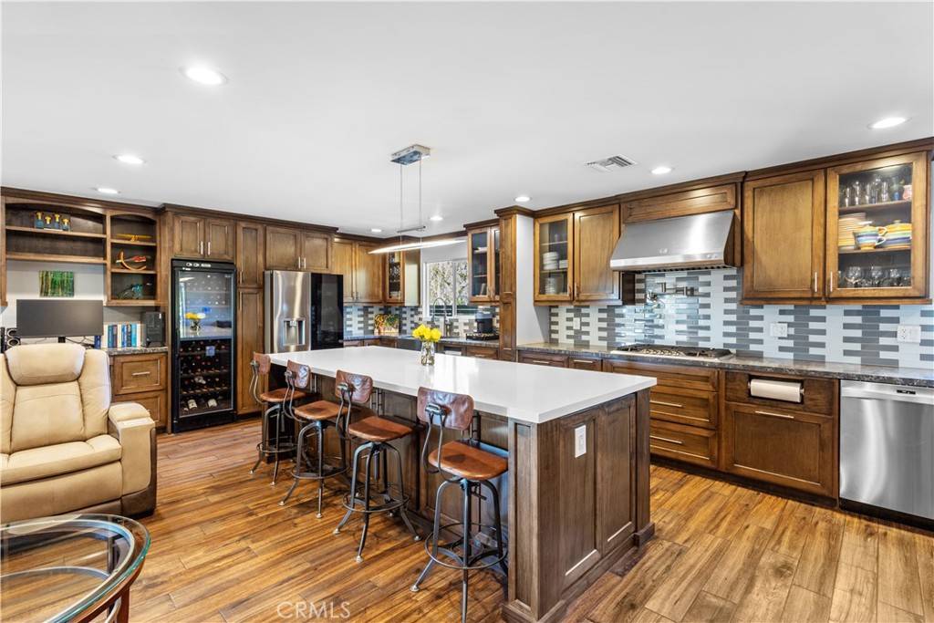 Sun Valley, CA 91352,8674 Vine Valley