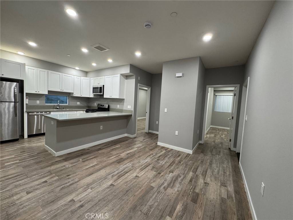 Los Angeles, CA 90004,623 N Normandie AVE