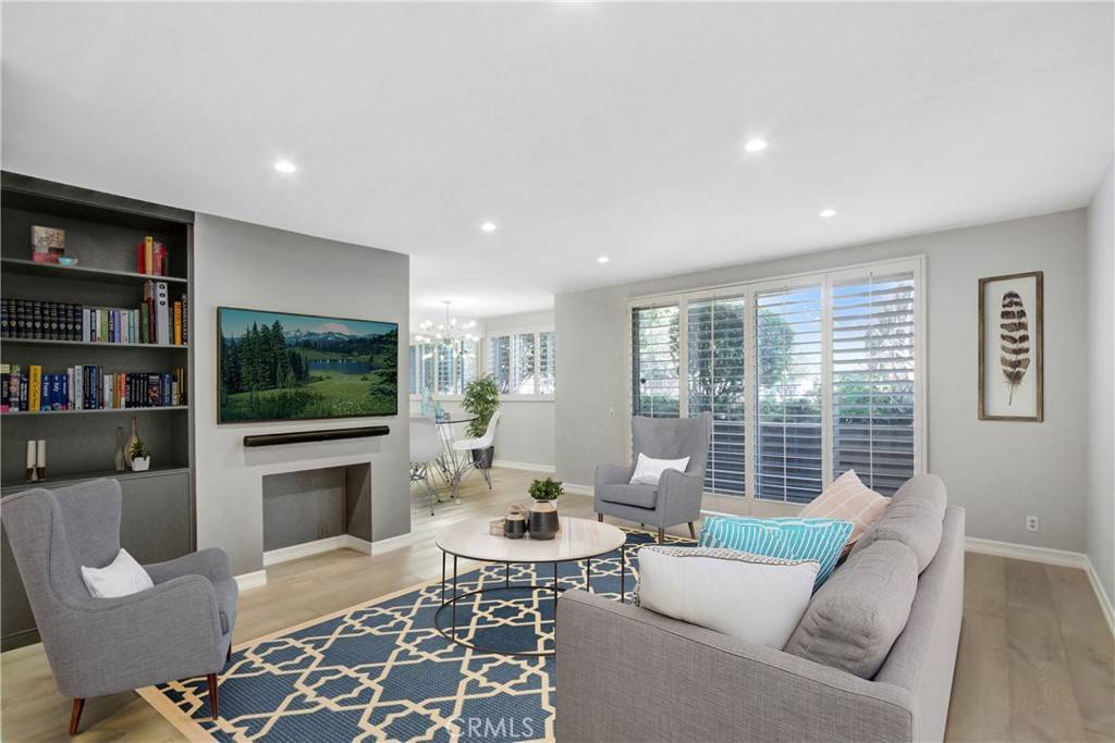 Encino, CA 91316,4949 Genesta AVE #104