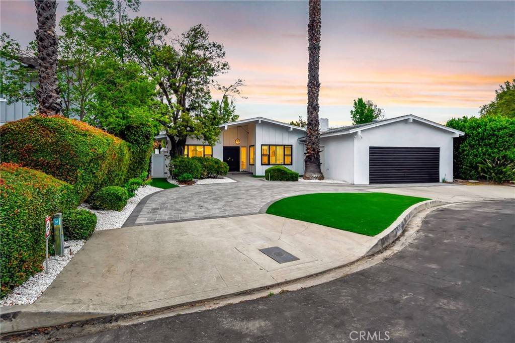 Encino, CA 91436,16127 Hartsook ST