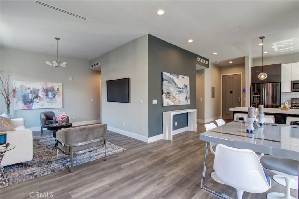 Glendale, CA 91203,330 Salem #301