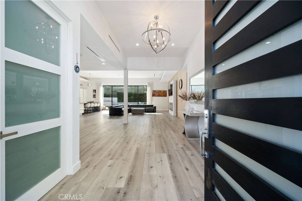 Woodland Hills, CA 91367,5631 Wilhelmina AVE