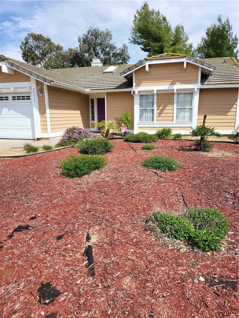 Murrieta, CA 92563,39938 Pearl DR
