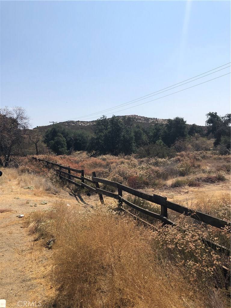 Hemet, CA 92544,5 Red Mountain RD