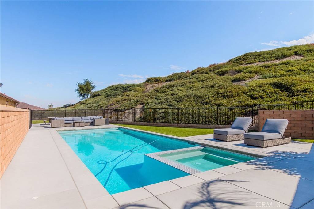 Winchester, CA 92596,32556 Windchime CT