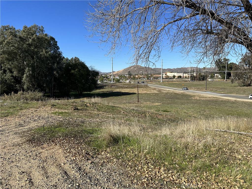 Lake Elsinore, CA 92532,0 Dexter AVE