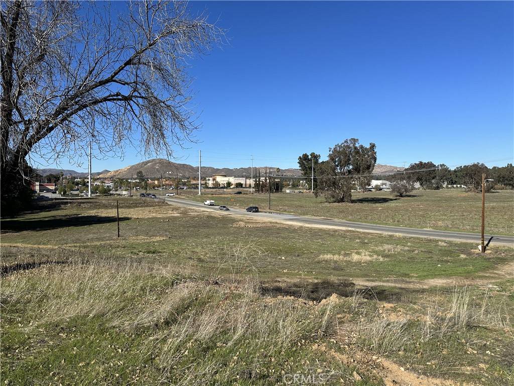 Lake Elsinore, CA 92532,0 Dexter AVE