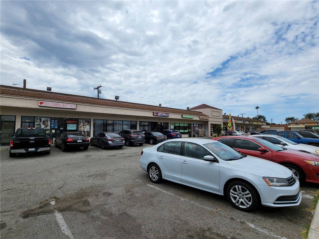 Fullerton, CA 92833,2300 W Valencia DR