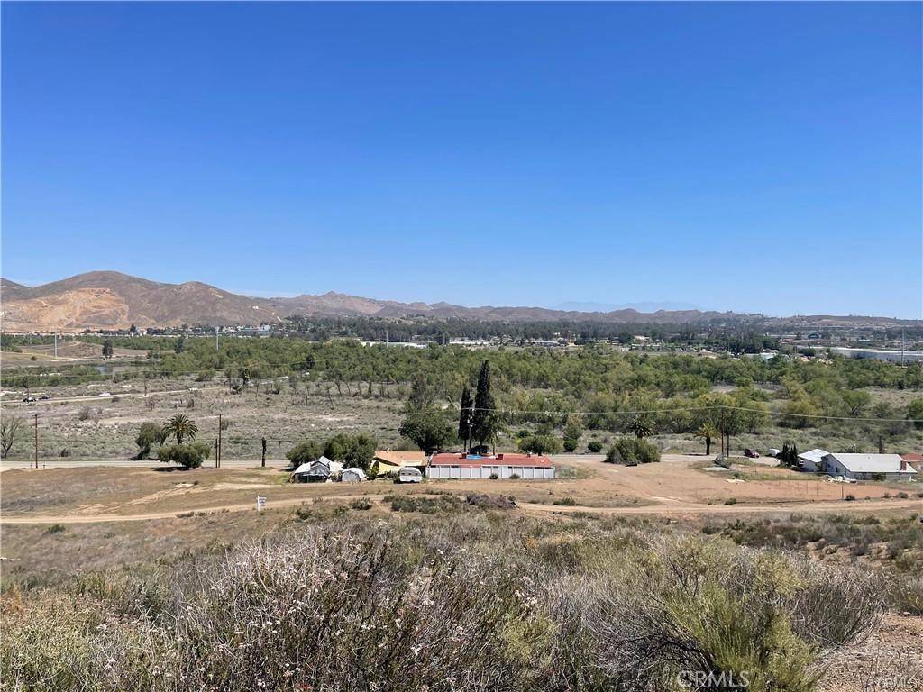 Lake Elsinore, CA 92530,19 Bay AVE