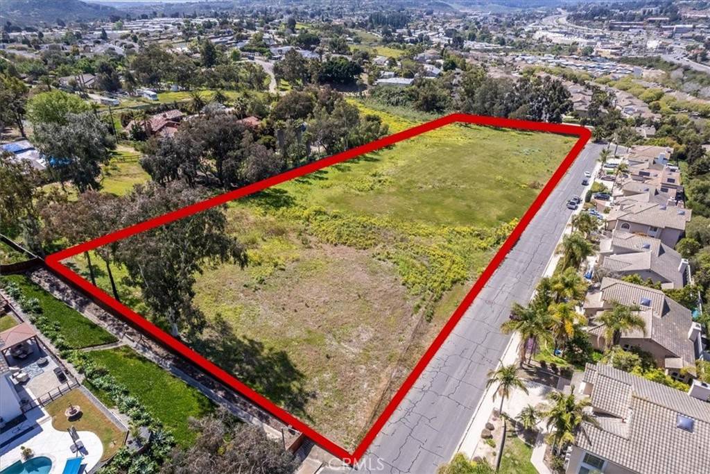 Vista, CA 92081,1863 Sunset DR