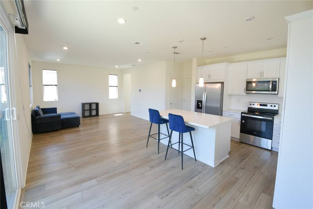 Lake Elsinore, CA 92530,551 Enzo Street