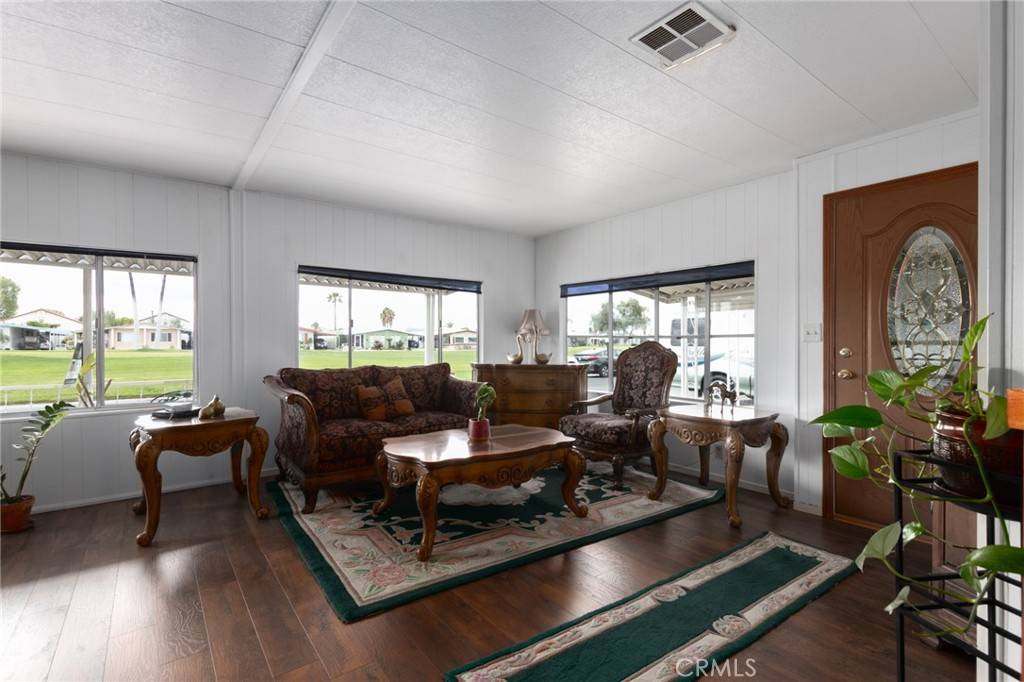 Hemet, CA 92545,601 N Kirby ST #76