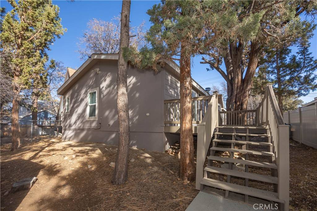 Sugarloaf, CA 92386,460 Sunset LN