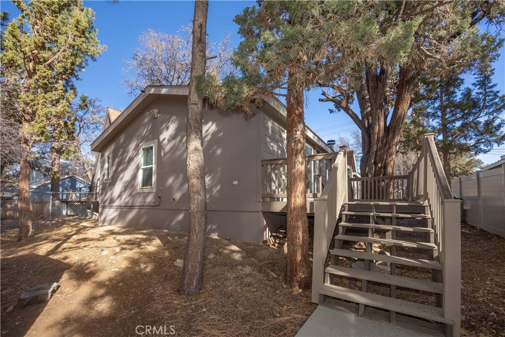 Sugarloaf, CA 92386,460 Sunset LN
