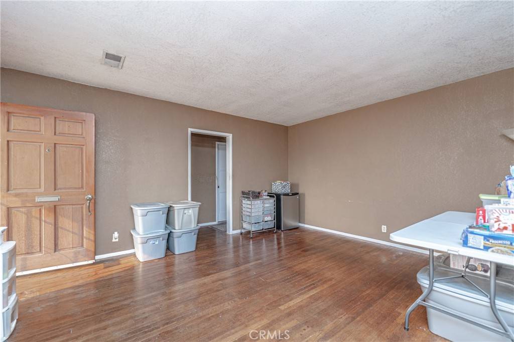 Compton, CA 90222,1613 W 138th ST