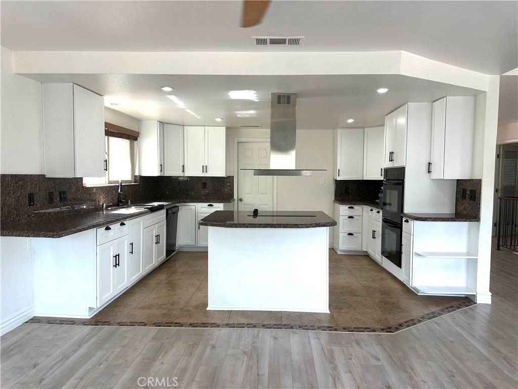Canyon Lake, CA 92587,22700 Cascade DR