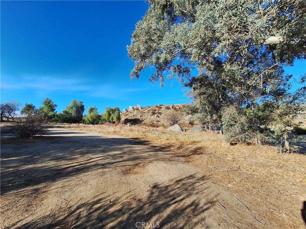 Nuevo, CA 92567,71 Juniper Flats RD