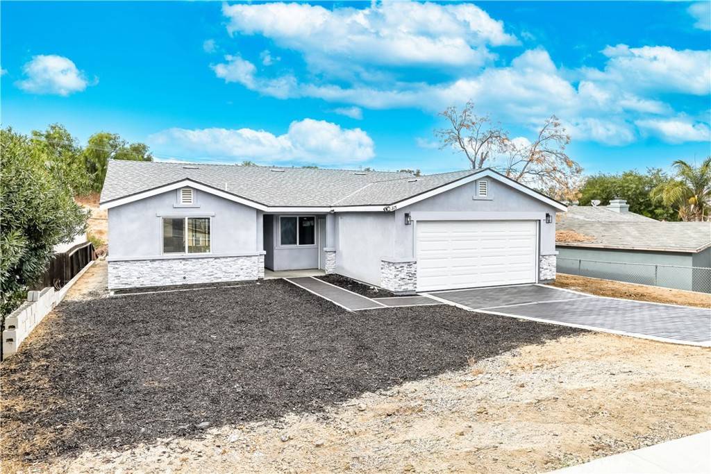 Lake Elsinore, CA 92530,315 Davis ST
