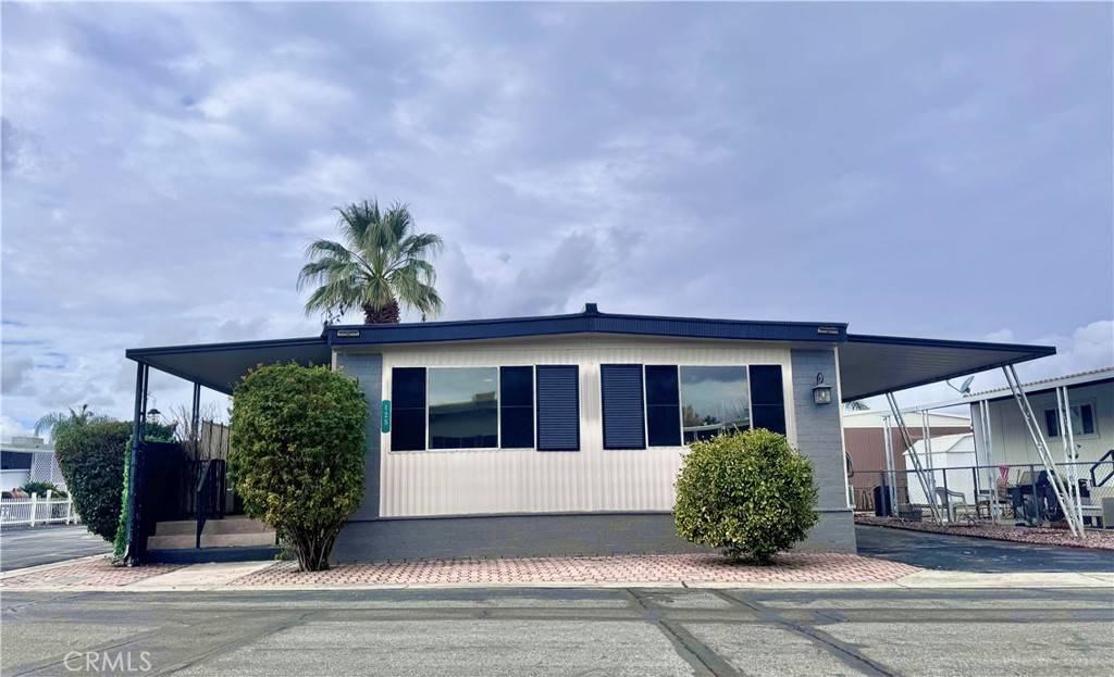 Hemet, CA 92543,260 N Lyon AVE #125