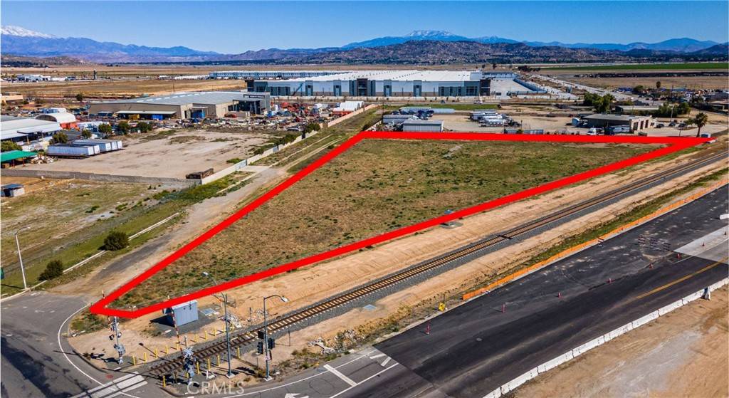 Perris, CA 92570,0 Case