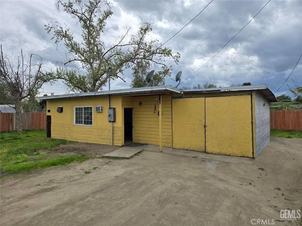 Porterville, CA 93257,63 N Wisconsin ST