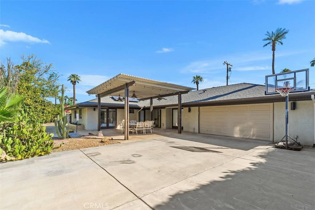 La Quinta, CA 92253,46560 Cameo Palms DR