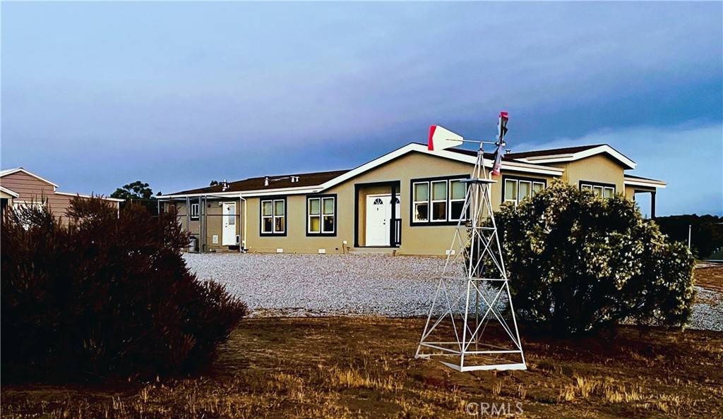 Anza, CA 92539,54045 Cave Rock RD