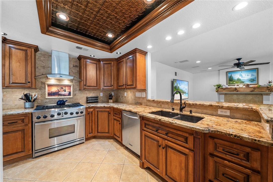 Colton, CA 92324,2430 Trail CT