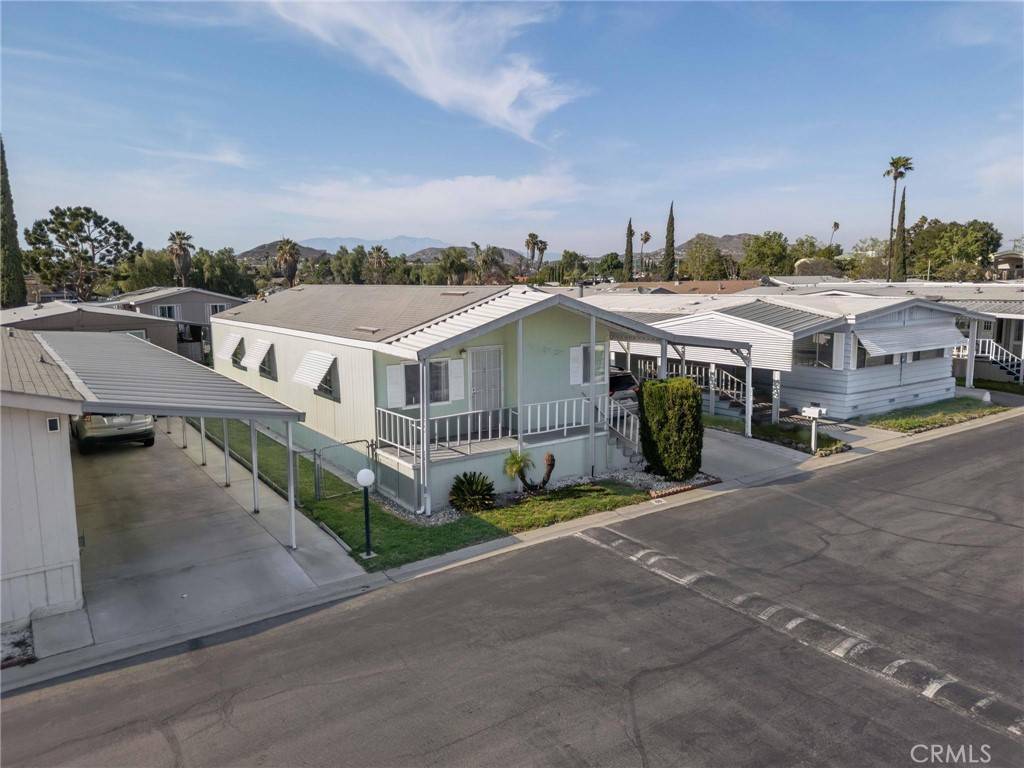 Corona, CA 92879,777 S Temescal ST #69
